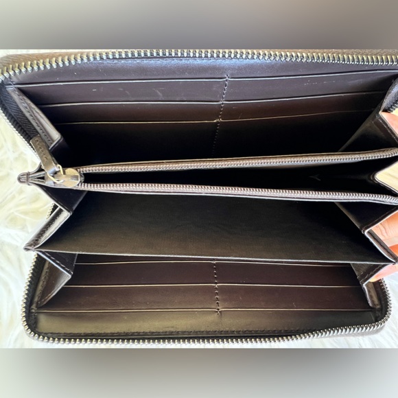 Gucci Long Zippy All Around Wallet - Picture 8 of 8